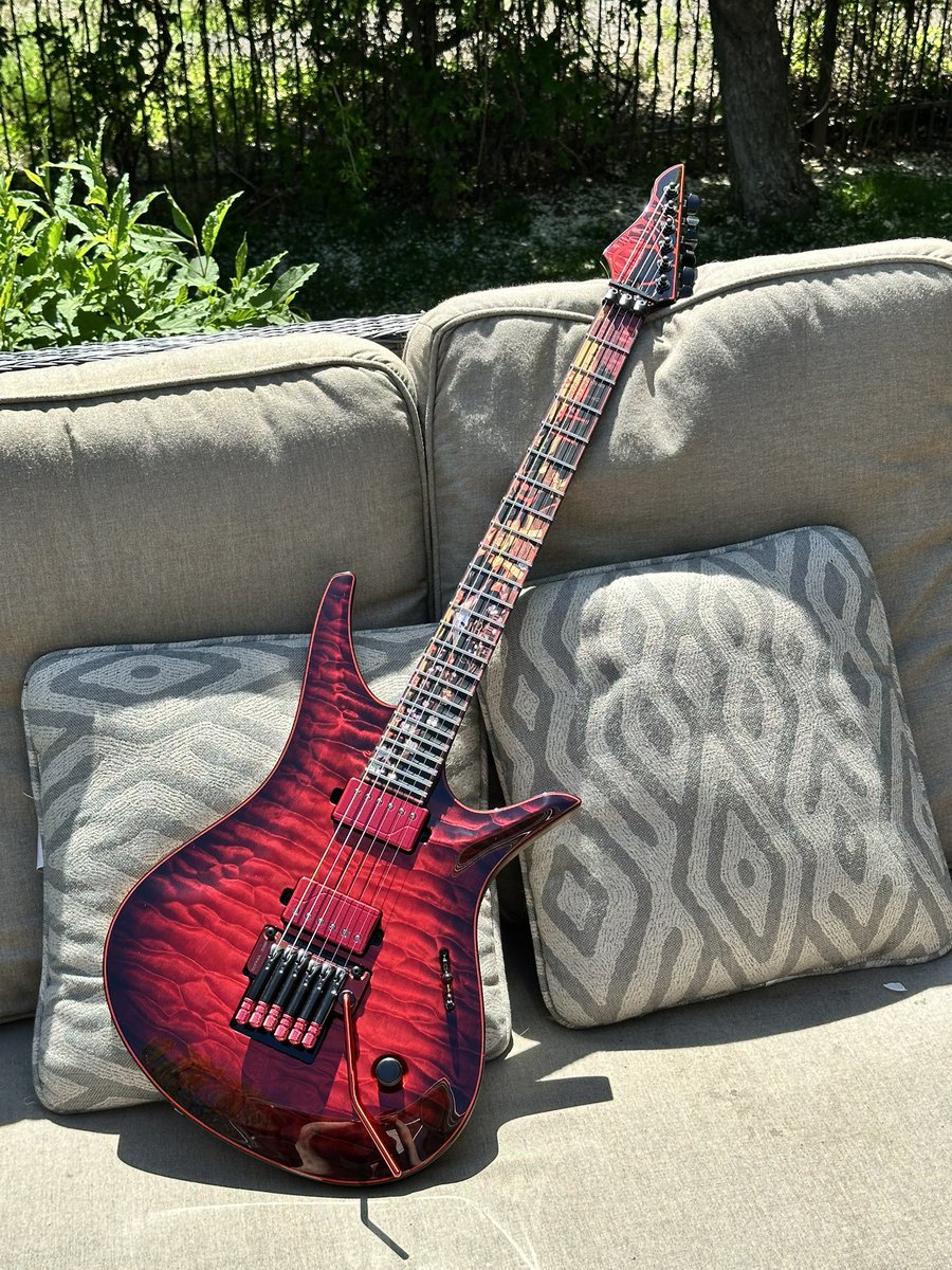 vikguitars's tweet photo. ViK Duality FR6 “BUSHIDO”! https://t.co/12fiaNzjTI