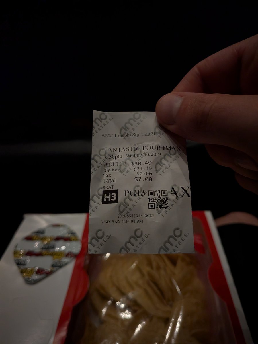 Fantastic Four was amazing. Nothing like celebrating Superman flopping and watching the competition's movie.  #RestoreTheSnyderVerse  #HenryCavillSuperman #FireJamesGunn #ZackSnydersJusticeLeague