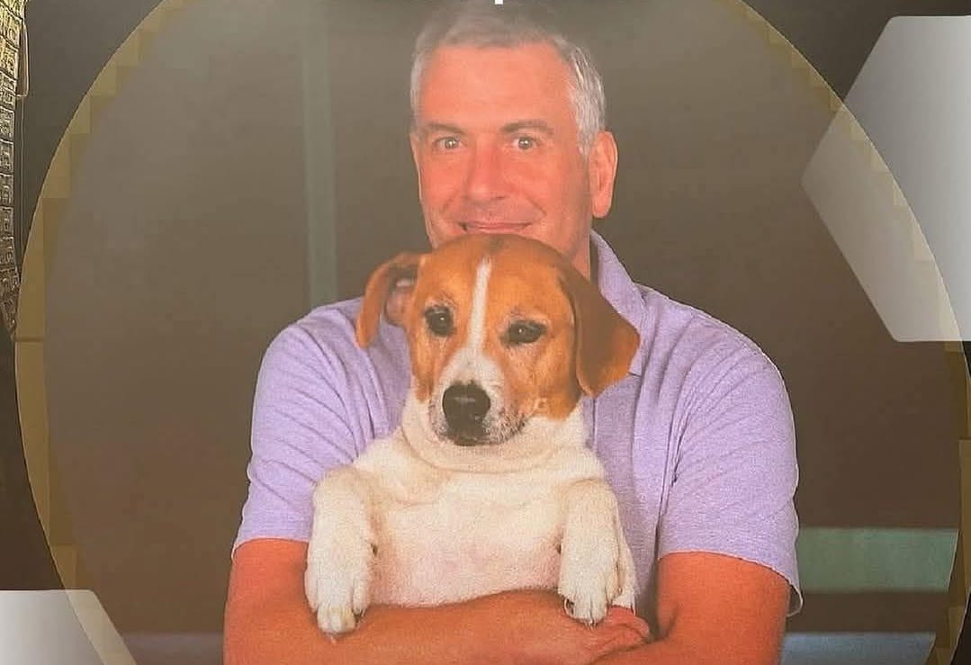 Lo que mi perrito se imagina cuando llego a casa oliendo a otro perro…