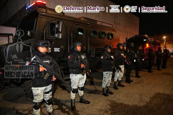 Santiagod181281's tweet photo. Trasladan a 60 reos para evitar redes criminales en cárceles del país. El Gobierno de #México reubicó a 60 presos con perfiles de alta peligrosidad a distintos #CEFERESOS para evitar que sigan operando desde prisión. https://t.co/oCjQzqt6JF