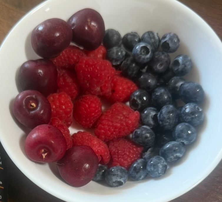 hollowb0ness's tweet photo. 7/30/25 wieiad
Macros were perfect today!

965 cals | 77g pro | 127g carb | 22g fat https://t.co/5OtqldF9SY