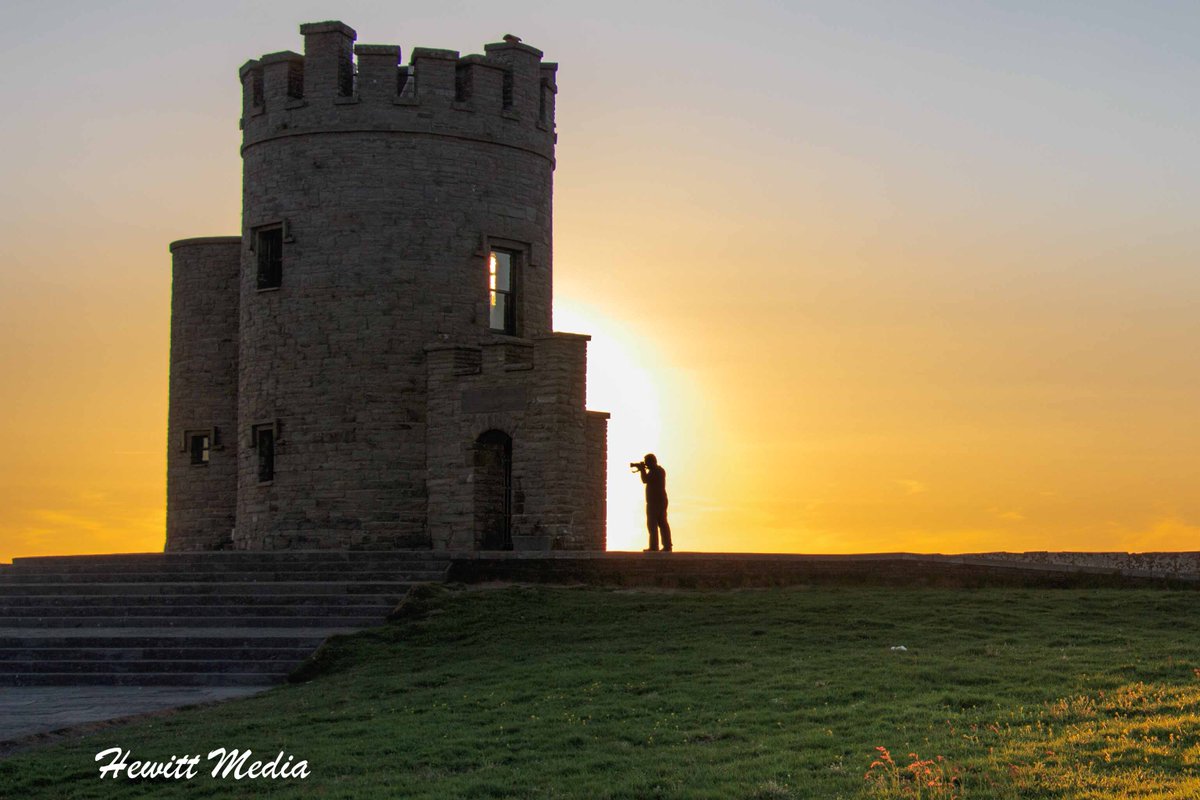 WanderLust1280's tweet image. Everything You Need to Know to Visit the Cliffs of Moher Visitor's Guide

The Cliffs of Moher are one of the world's most breathtaking coastlines. Learn how to visit with my Cliffs of Moher Visitor Guide.

wanderlustphotosblog.com/2018/03/19/the…

#CliffsOfMoher #TravelGuide #ExploreIreland