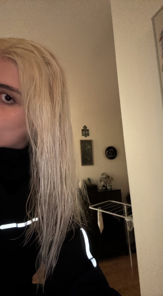 soobulle's tweet image. DONE ! #meanttobeblonde #myscalpstartedbleeding #threestrands