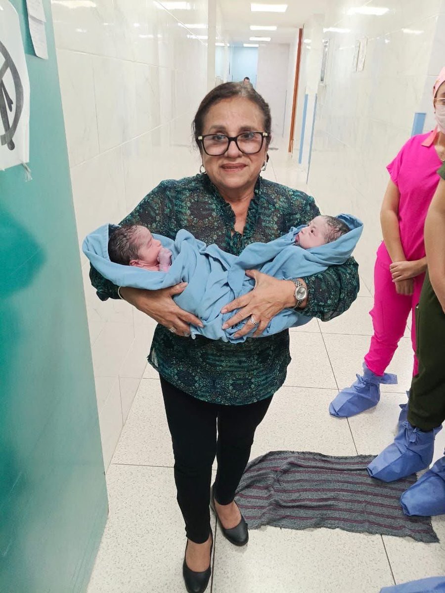 ¡Hoy mi corazón está lleno de alegría! 💖👶👶
Con inmensa emoción les comparto que han llegado al mundo dos bellos angelitos: ¡mis dos nuevos nietos! 👼👼

Doy gracias a la vida por este doble regalo. ¡No puedo estar más feliz! 💫👵

#AbuelaFeliz #DobleBendición #AmorPuro