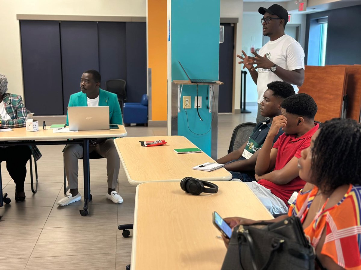 #Ottawa:Lancement officiel de la campagne “Comprendre pour agir” :Le climat change. Et toi ? Par l'Asbl AGORA ÉCO de sa nouvelle initiative pour mobiliser la jeunesse face à l’urgence climatique.Cette activité  forme les jeunes aux opportunités liées à la transition énergétique