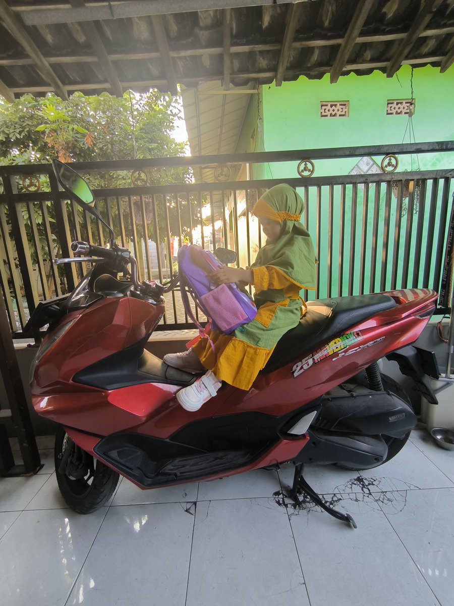 Bapaknya shinchan yg dulu kita tertawakan, ternyata dia adalah aku yang sekarang 😉