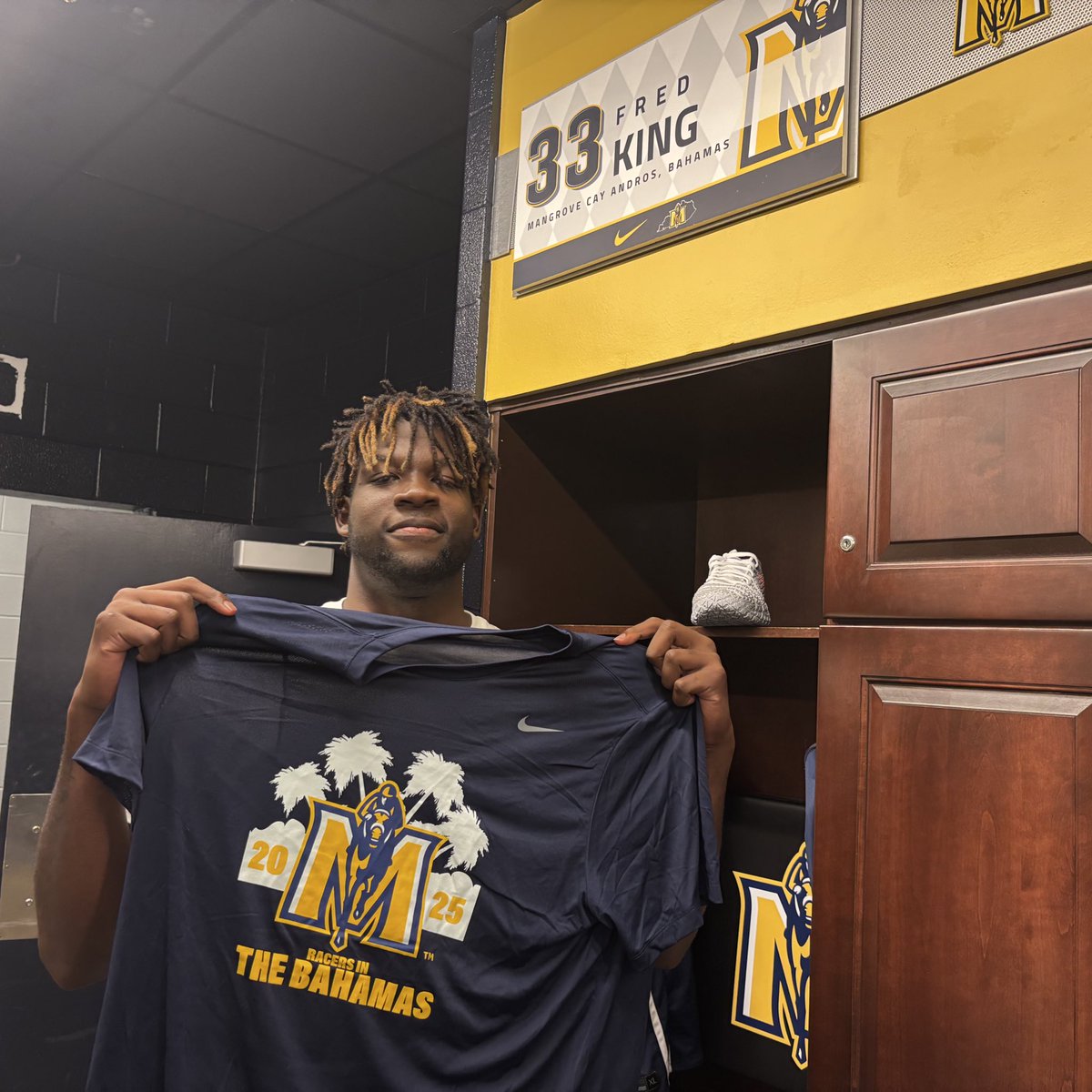 Bringing the HEAT to the Bahamas 🔥

Thanks <a href="/JaMorant/">Ja Morant</a>  &amp; <a href="/nikebasketball/">Nike Basketball</a> for hooking us up with the Ja 3’s!

#GoRacers🏇