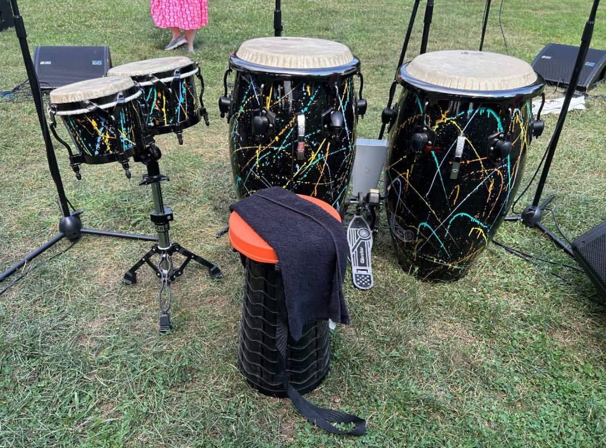 Toca artist @nmgonzalez.perc performing with @fabiolamendezmusic and this amazing Toca Erik Piza Signature Series Set.

#tocapercussion #somosfamilia #erikpizasignatureseries #nmgonzalezperc #fabiolamendez #justplay