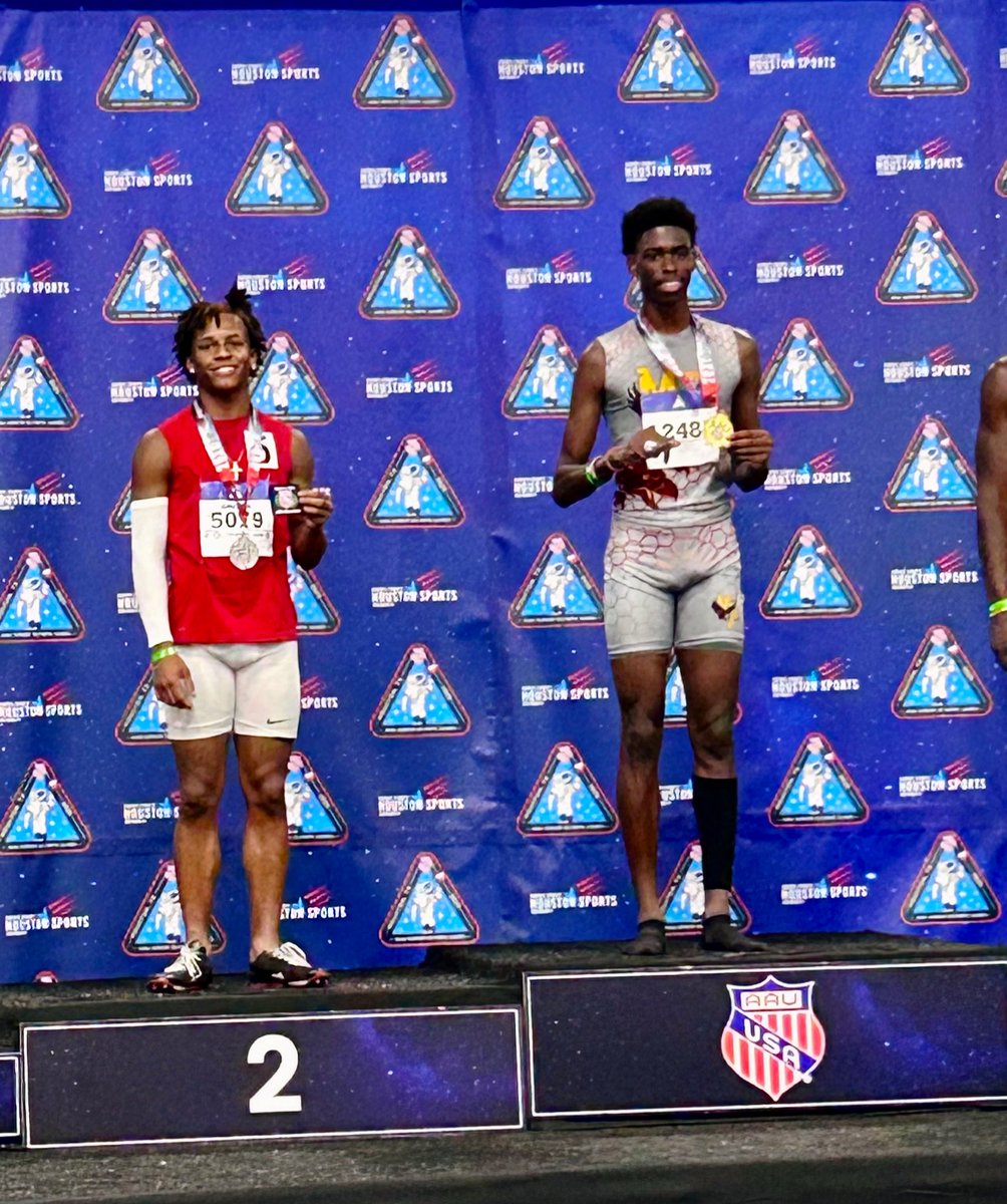 JonathanJGreene's tweet image. 2nd in the NATION in the 400m hurdles at the Junior Olympics 🥈🔥
Ran a 53.33 locked in, PR’d, and only getting better.Coming for that gold next year 💪🏽The grind don’t stop
@_CoachSamson @AAUTrackNField @milesplit @TXMileSplit @HawkFB_Recruit @PfastHawks @Storm24Tx @thecoachwade