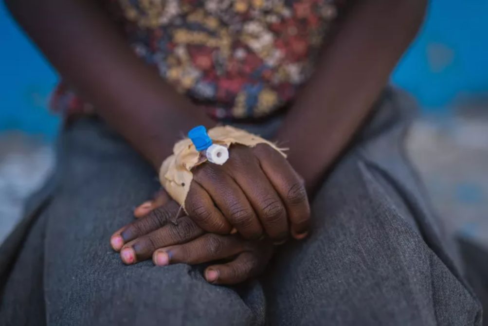 Up to 80,000 children face a high risk of cholera as outbreaks spread in West and Central Africa. Active outbreaks in DR Congo and Nigeria increase the risk of cross-border transmission. Read <a href="/UNICEF/">UNICEF</a> report. buff.ly/suzesLd

📷 UNICEF/UNI795812/Mirindi Johnson