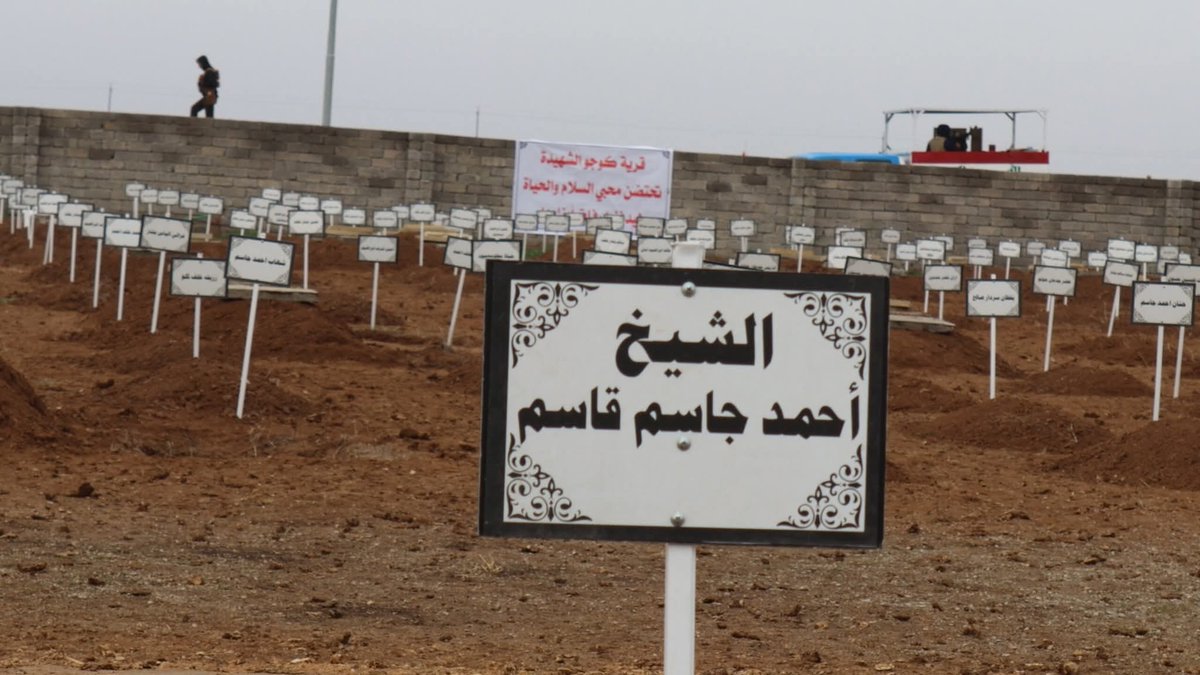 Yeazidi's tweet photo. في بلدي
 li welatê min
الايزيديين لا يحمون بالدستور،
Berevanîya yezidîya naya kirin bi destorê
بل يكتب اسماءهم على جدران المقابر الجماعية
Belê navê wan tîya nivîssan li ser gôrêên eb côm

#الابادة_الايزيدية 
#YazidiGenocide 
#انقذوا_الايزيديات_المختطفات https://t.co/6oAMxOJlHM