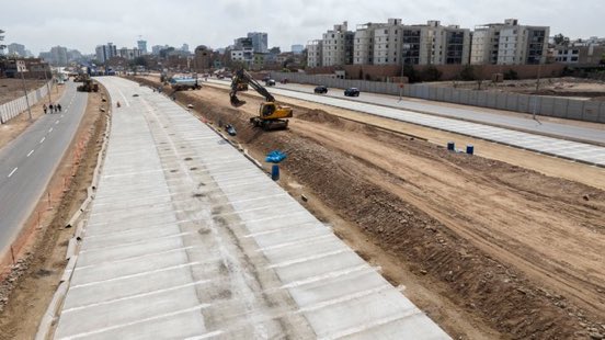 Presentamos el primer tramo de la vía Expresa Sur.

La obra conectará esta vía con la Panamericana sur y sumará 5 estaciones del Metropolitano que llegarán hasta la Línea 1 del Metro, reduciendo los viajes de 2 horas a solo 45 minutos.

🔗gob.pe/es/n/1218384