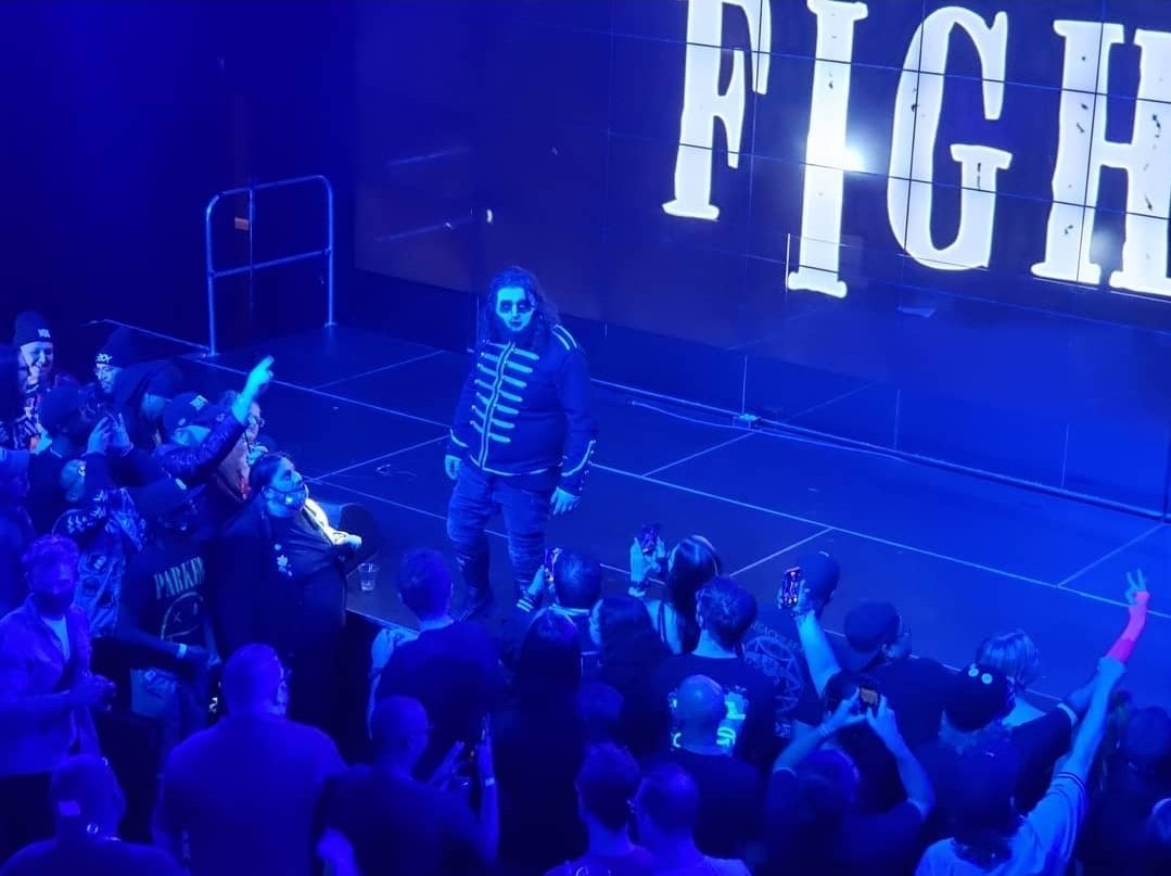 Here's some pics of Jimmy Lloyd from the first Emo Fight.