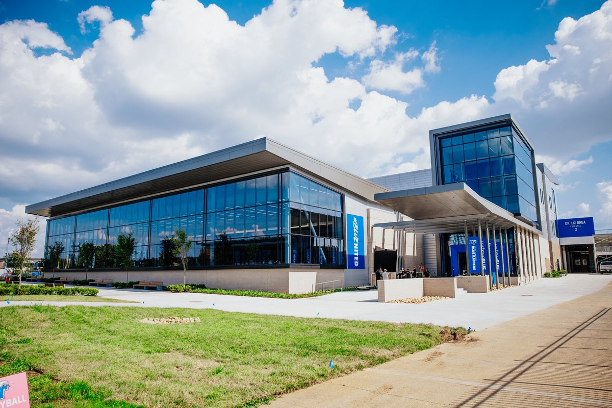 ldeleon5's tweet photo. Hard to put into words how special today was!! The Grand Opening of the Smith Athletic Performance Center was unforgettable! We’ve been working on it for four years &amp; today we got to share the SAPC with our amazing @MTSUBRAA donors &amp; @MTAthletics fans! #BuildBlue #BLUEnited https://t.co/NlPCW0xF9V