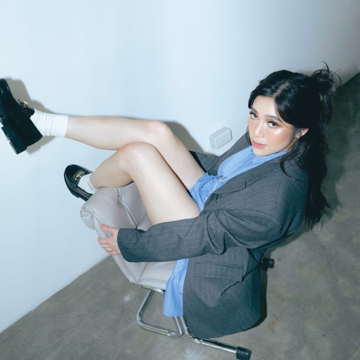 Moira Dela Torre extends her record as the female OPM artist with the most songs reaching 100 million streams on Spotify (7 songs).