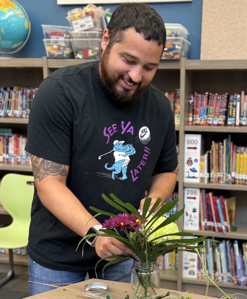 Jen Holsinger-Raybourn tweet media