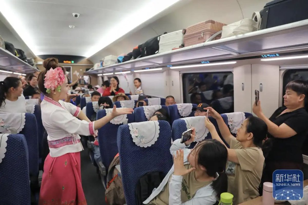 Starting July 18，an additional pair of international passenger trains will operate between Kunming and Vientiane on the China-Laos Railway.This expansion increases the daily number between Kunming and Vientiane to four.😉😉