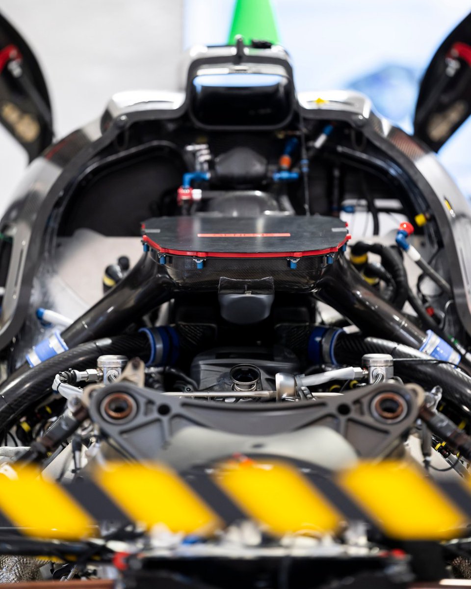 Meet the soul of the GMR-001. 

#GenesisMagmaRacing