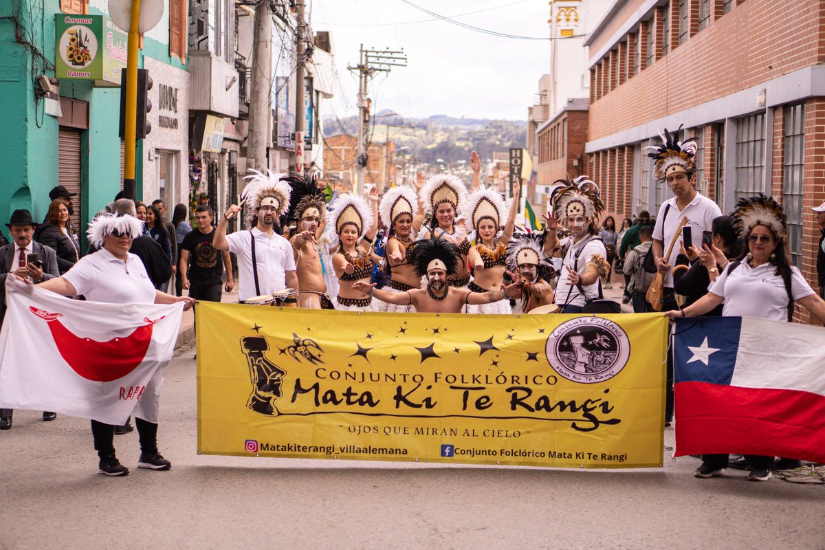 ChiquinquiraALC's tweet photo. 🎭 #EnImágenes | Así vivimos el Desfile Inaugural del XVIII Encuentro Internacional de la Cultura Víctor Raúl Rojas Peña. https://t.co/WtyUptKuul