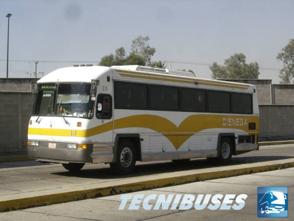 Tecnibuses_1's tweet image. La Línea de Autobuse Cienega tiene como su base principal la Cuidad de Guadalajara, uno de los modelos con los que trabajo fue el OISA Halcon.
#tecnibuses 
#tecnibusesretro