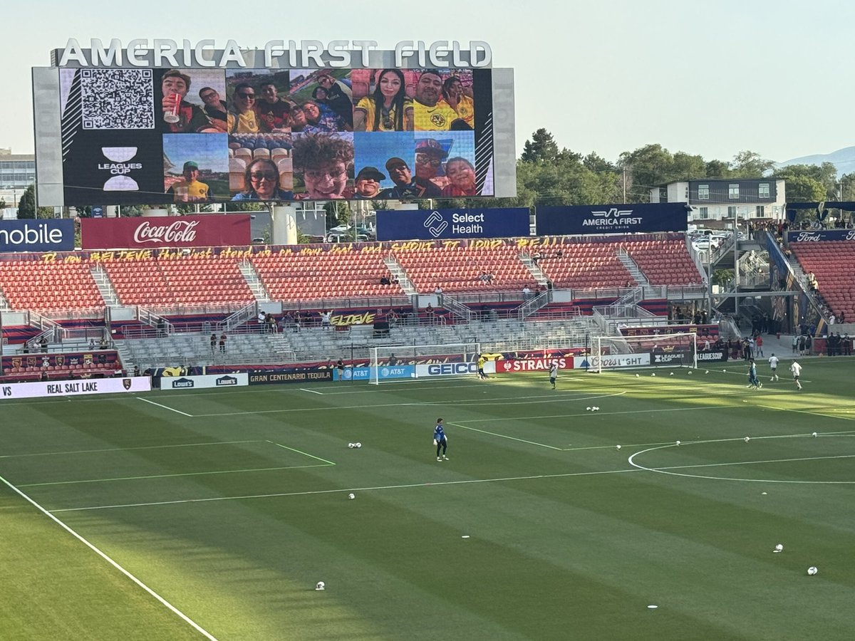 Los 11 del América vs Real salt lake Malagón, Reyes, Lichnovsky, Cáceres, Borja, dos Santos, Fidalgo, Rodríguez, Violante, Zendejas y Búfalo