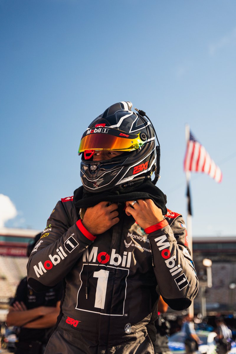 Holden Edward tweet media