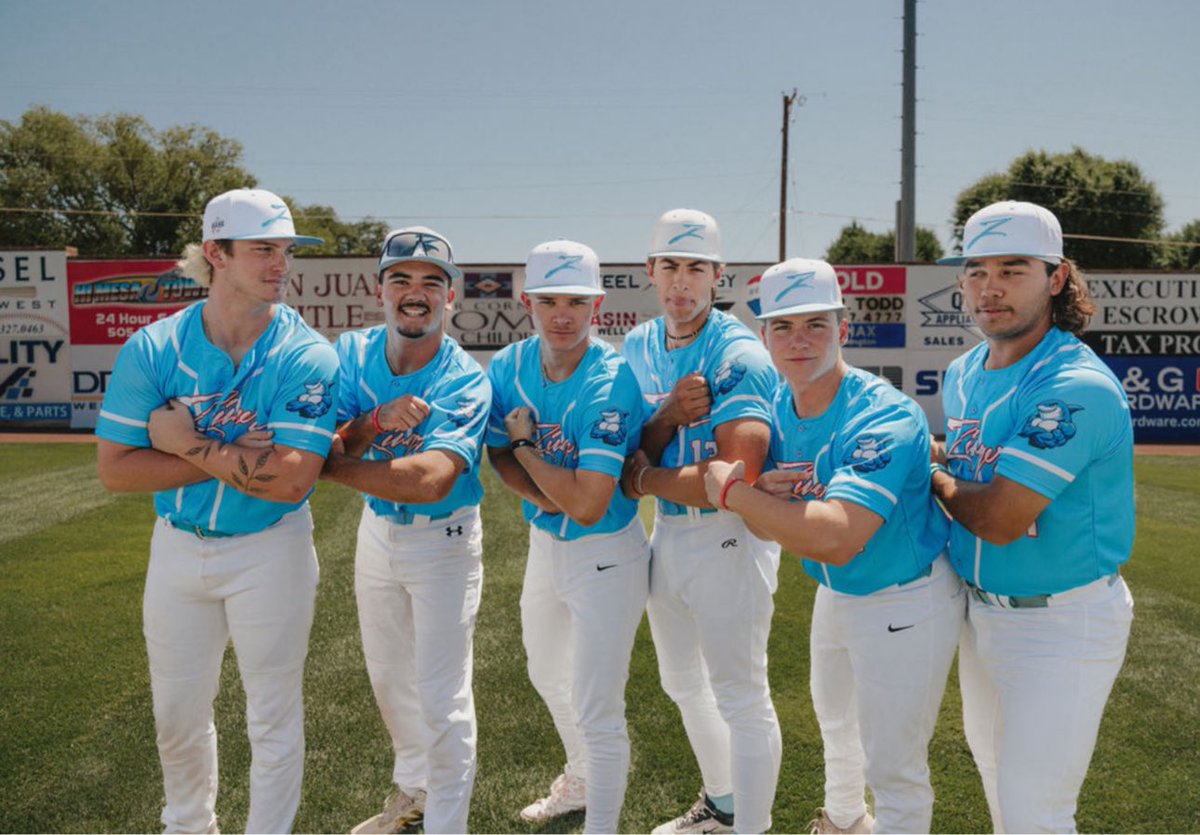 The boys did again. Big-time team victory in the <a href="/conniemackwsbb/">Connie Mack World Series</a> for the <a href="/ZingerProspects/">Zinger Prospects</a> <a href="/zingerbats/">Zinger Bats</a>   <a href="/NoahFagan3/">Noah Fagan</a> Survive and advance. Onto tomorrow!! final six. #conniemack25