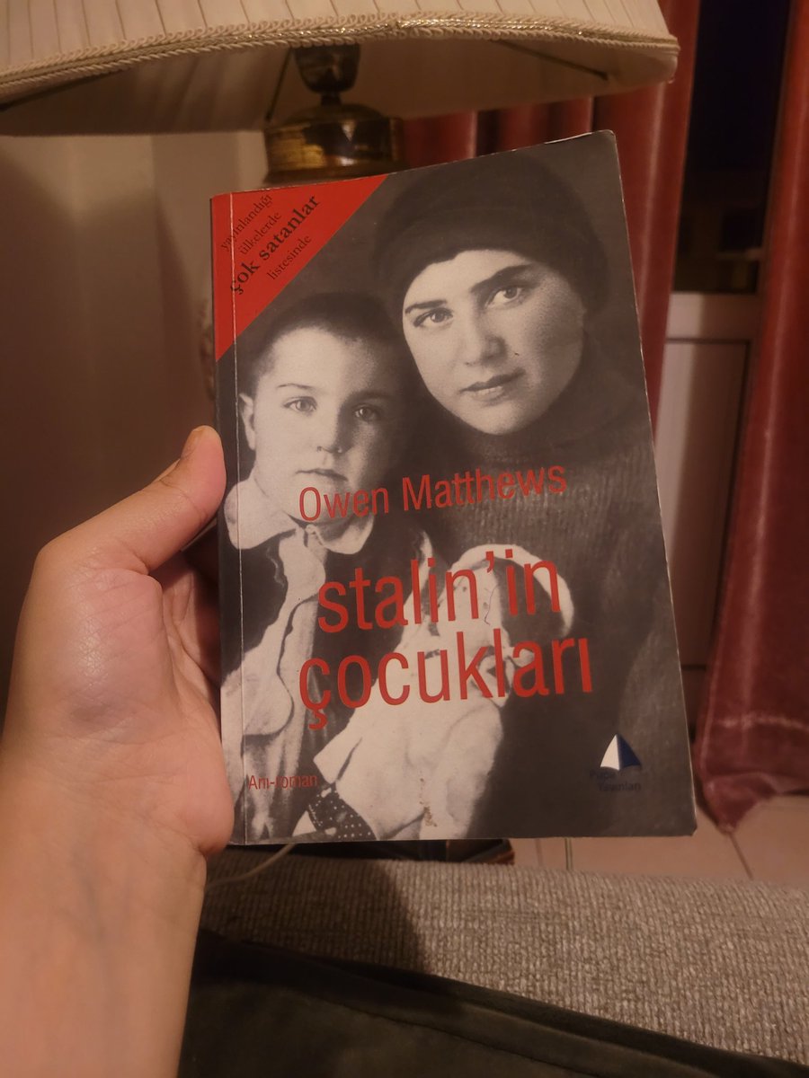 seydasutluoglu's tweet photo. Çehov un  Sahalin adası  beni bu kitaba götürmüştü..Rusya nın doğusunu hep merak etmiştim.. Stalin in izlerinin sökülüp atıldığı sokakları gezmek istemiştim..En son Kamçatka Adasını okumuştum bu kitapta insansiz bir doğa düzeni canlanmıştı aklımda..biraz da hayranlık..  bugün https://t.co/0MWPqtqCCh