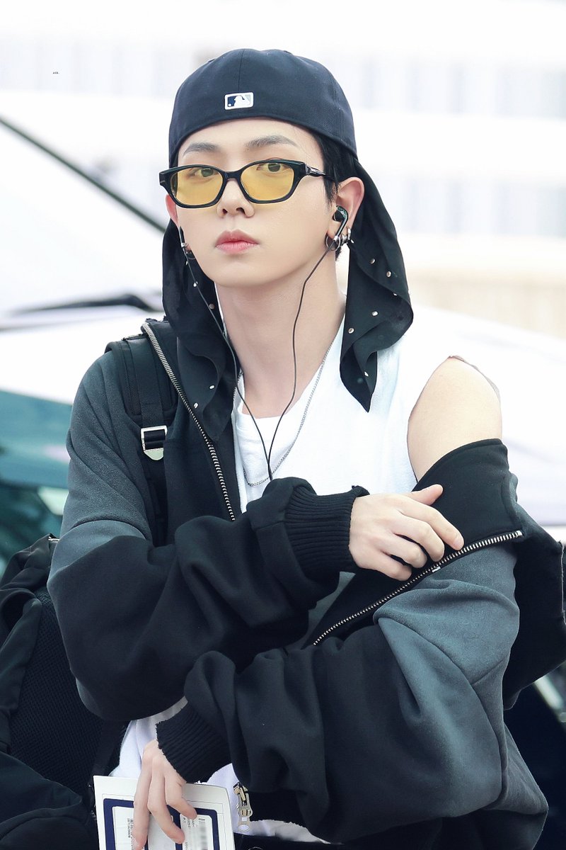 𝙨𝙤𝙢𝙚𝙩𝙝𝙞𝙣𝙜. tweet media