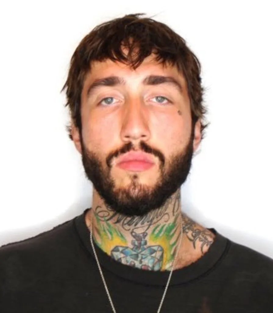 NotWeb3liveNews's tweet image. WEB3LIVENEWS $MLG Scandal Recap:

• #fazebanks claims $100K loss
• Side wallets allegedly hid real profits
• Pressured team for OTC deals
• Adin bought live at peak
• Team dumped during stream
• Adin used as exit liquidity?
• Leaked Texts drama.

This gets worse daily 😵‍💫