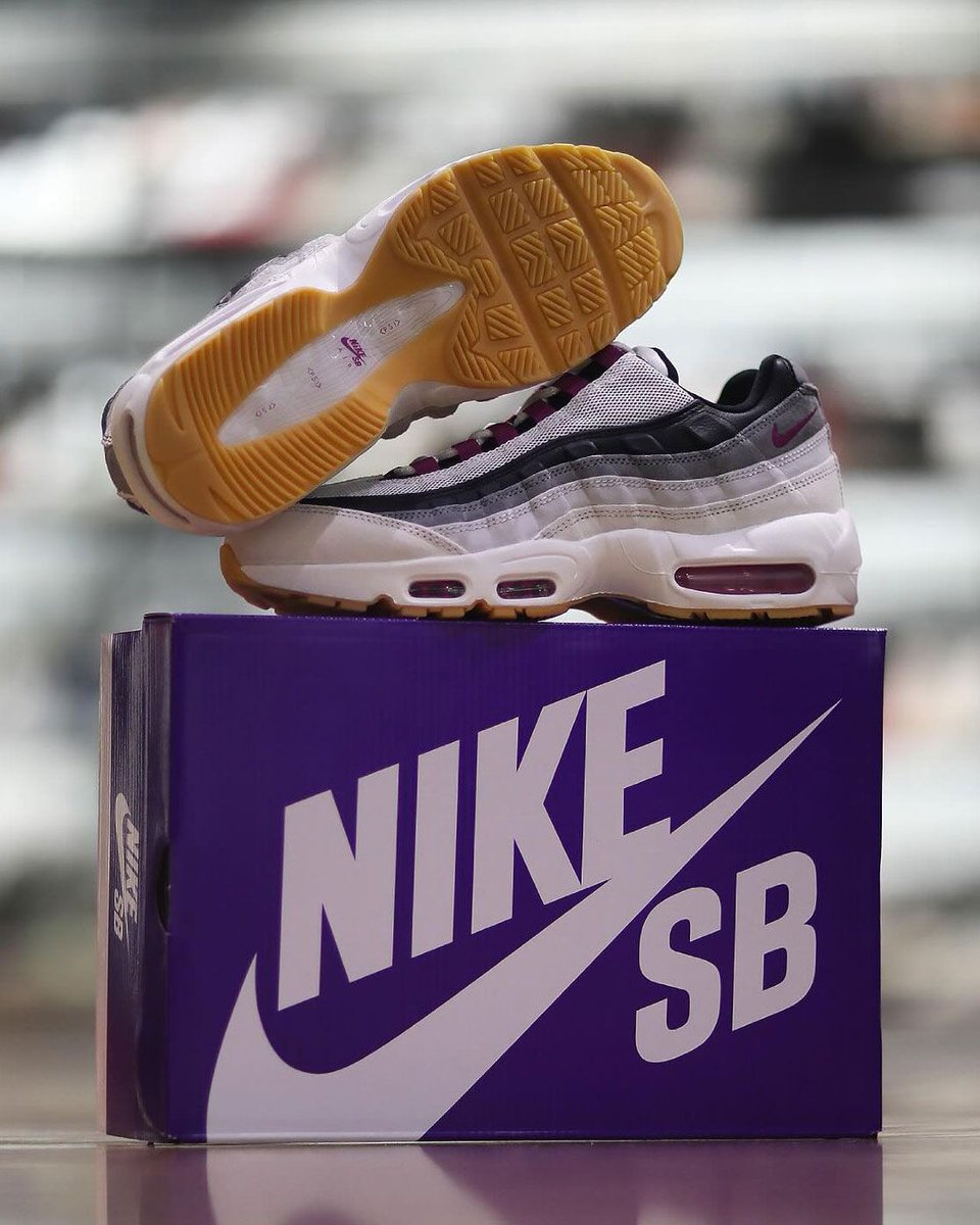 Nike SB Air Max 95 "Cactus Flower" 🌵 
Skateshops 🌍 : August 1st
Skateshops 🇺🇸 : August 2nd
SNKRS 🌎️: August 5th
SNKRS 🇺🇸: August 22nd