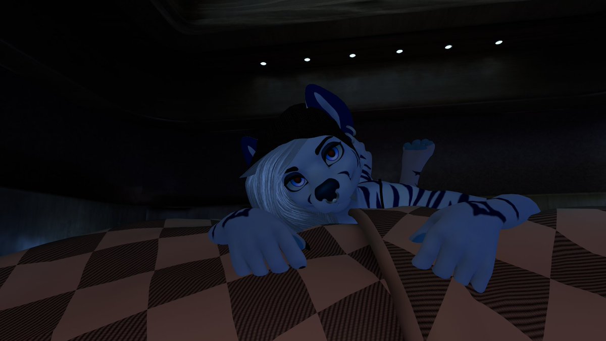 Cuddles?👉👈
#macromicro #macrofurry #paws #mommytigress