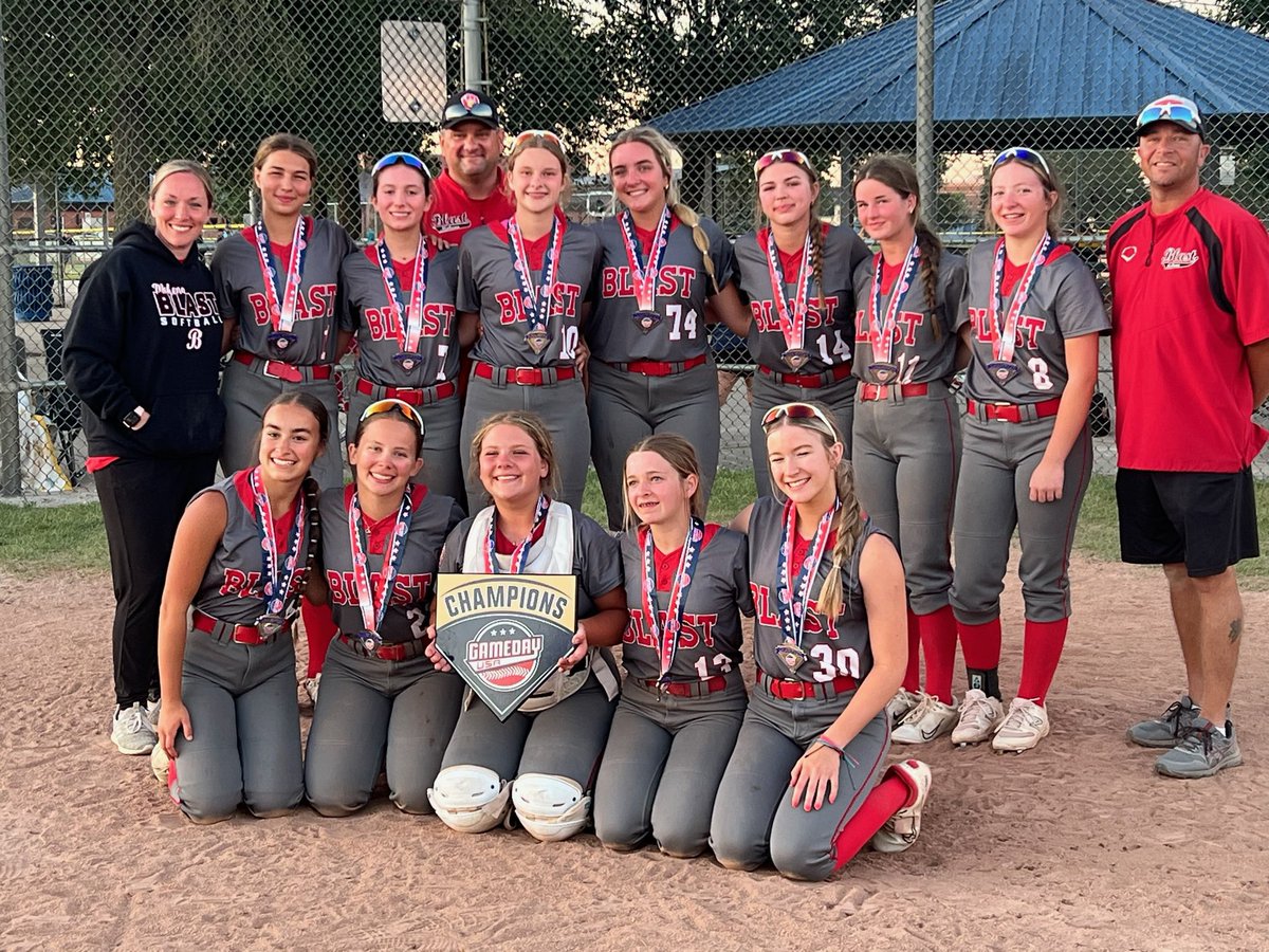 After 4 years of being on the Mokena Blast, I played my last game with these girls last weekend. I cherish all the memories &amp; friendships! I wish nothing but the best for each of them in the future on their new teams. These last 4 years have been a Blast! @Coach_BHill_MB