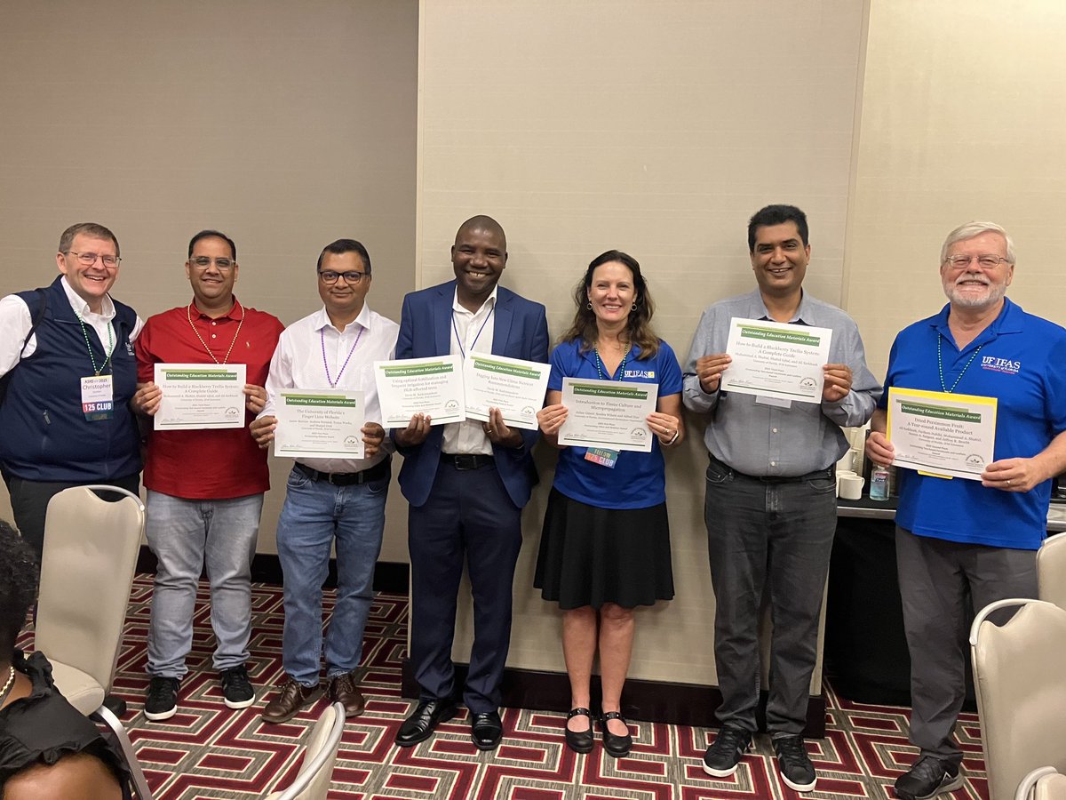 Our lab received the Best Education Material Award at ASHS 2025 for our innovative Blackberry Trellis System Guide, recognizing excellence in horticultural education and outreach to growers and educators nationwide. <a href="/ufifasnfrec/">UF IFAS NFREC</a> <a href="/ufhorticulture/">UF/IFAS Horticultural Sciences</a> <a href="/UF_IFAS/">UF IFAS Solutions</a>