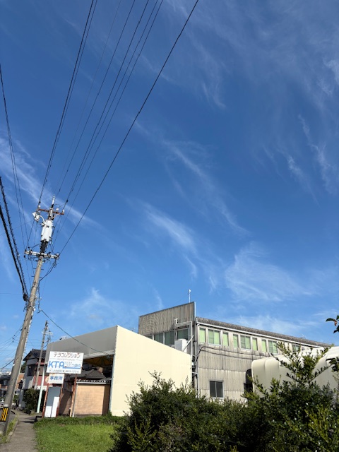 今日も暑いよ☀️もくようび！
おはコテです🤗
気づけば明日から8月⁉
師走ですか？🤔ってくらい忙しく
あっと言う間の7月でした💦
台風9号は進路が変わったようで
暑い週末になりそうですねぇ😅
今月最終日もよろしくお願いします🙌
#企業公式が朝の挨拶を言い合う
今夜は #ニンダイ🎮