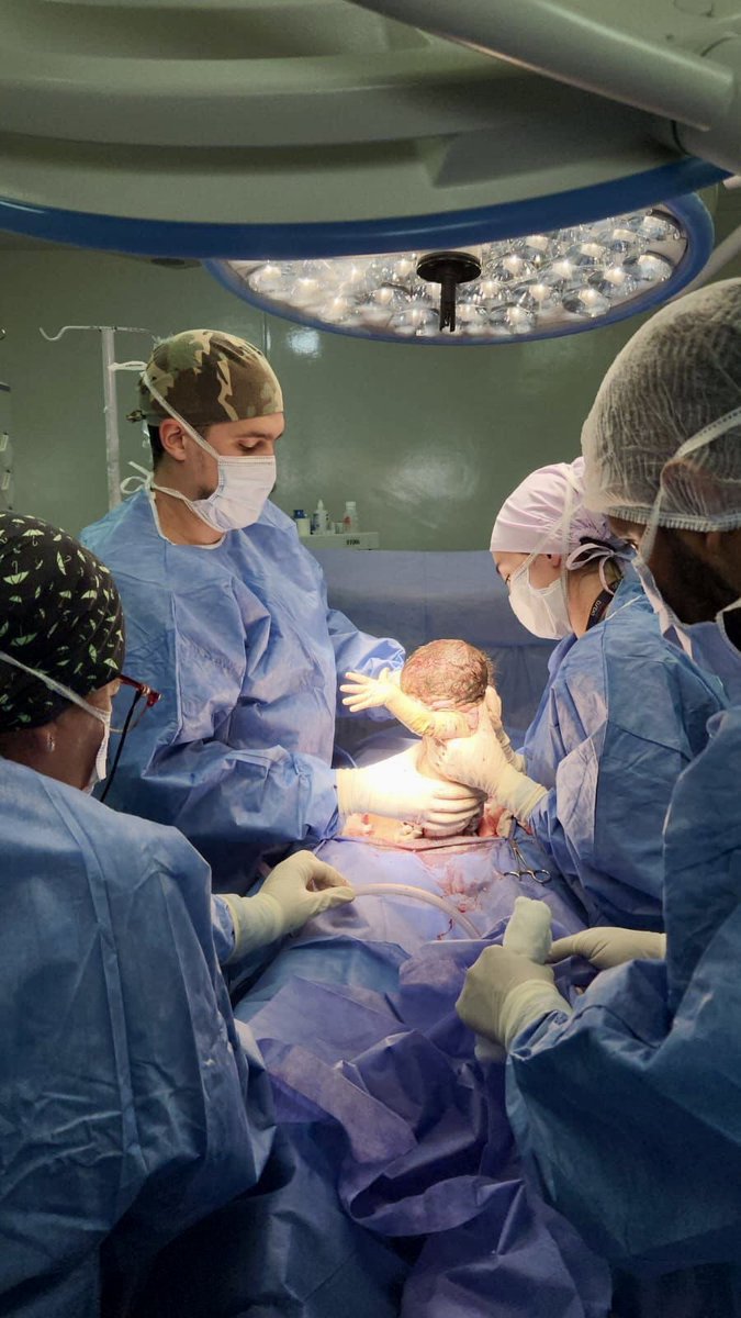 No es capricho, no es exagerar, es salario digno para poder trabajar.
#salariodigno #residentesunidos #saludpublica