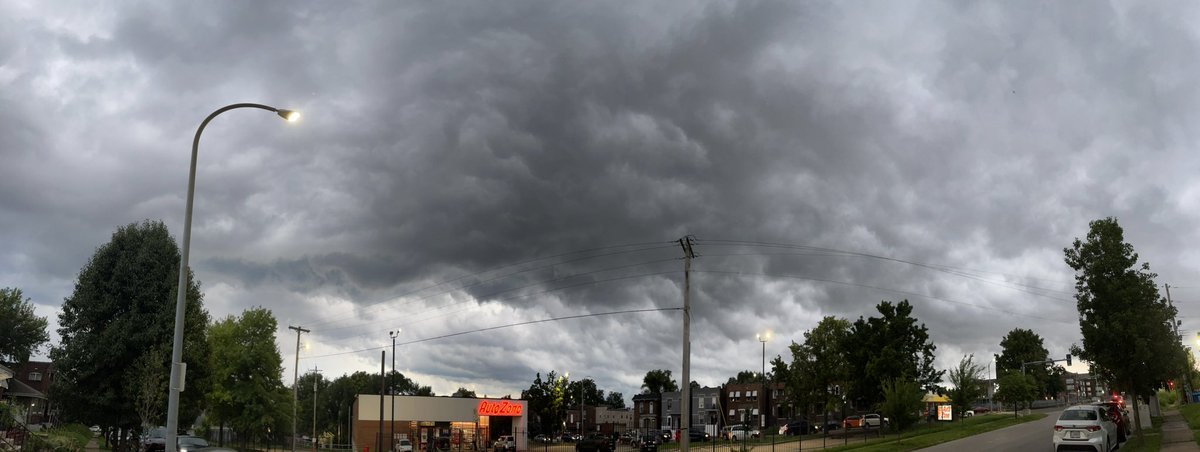 LisaLassi77's tweet photo. Benton Park West #stlwx https://t.co/VvD9xyJ9HX