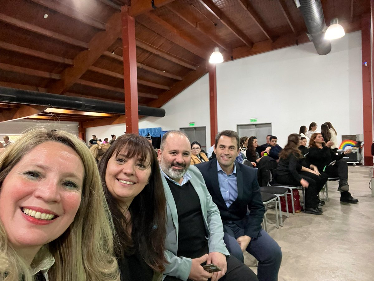 NataliaFenizi's tweet image. [ACCESO UNIVERSAL]

☀️Acompañamos a la Ministra @julietacorroza a la Secretaria @milyabojer y al equipo de la Subsecretaría de Discapacidad @ggig74 en la entrega de #menciones 
☀️Celebramos las permanentes acciones positivas para asegurar una correcta inserción  laboral