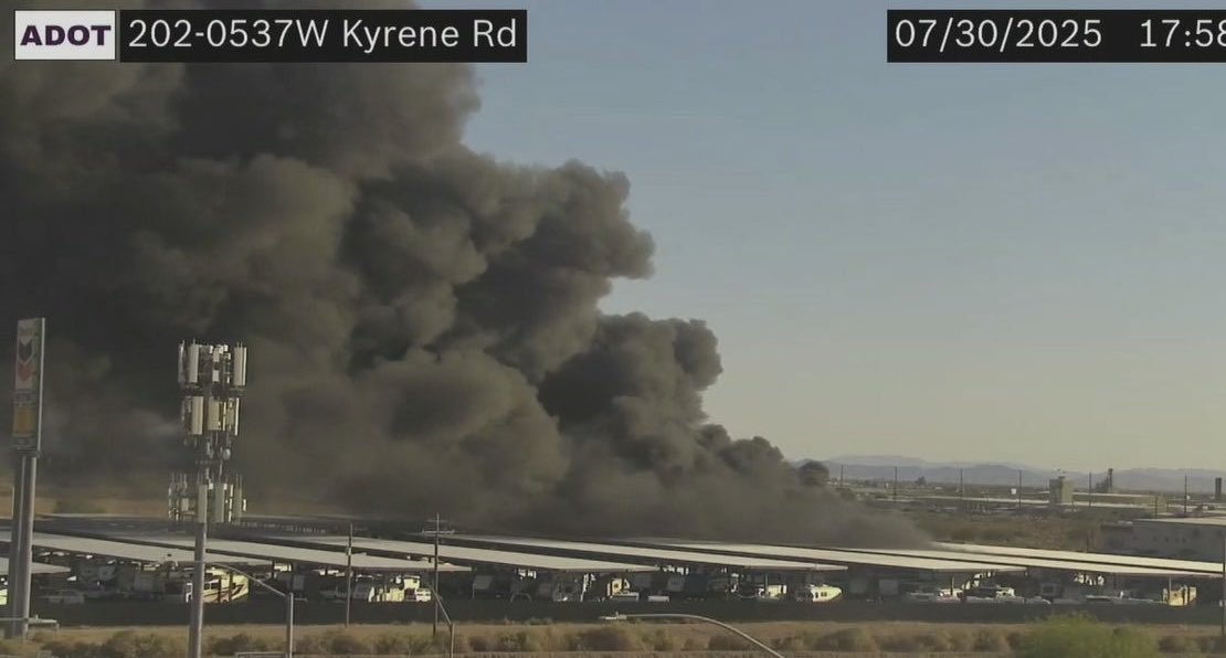 ⁦<a href="/GilaRiverPolice/">Gila River Police</a>⁩ &amp; Fire getting assistance from surrounding First Responders for 1st alarm RV fire in storage facility near Kyrene &amp; 202, traffic is restricted in area. No injuries reported #fox10hoenix