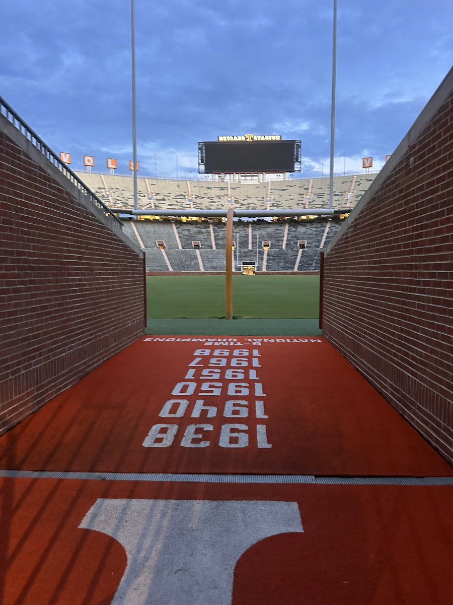 That feeling when you win VOLS trivia night 🧡😏