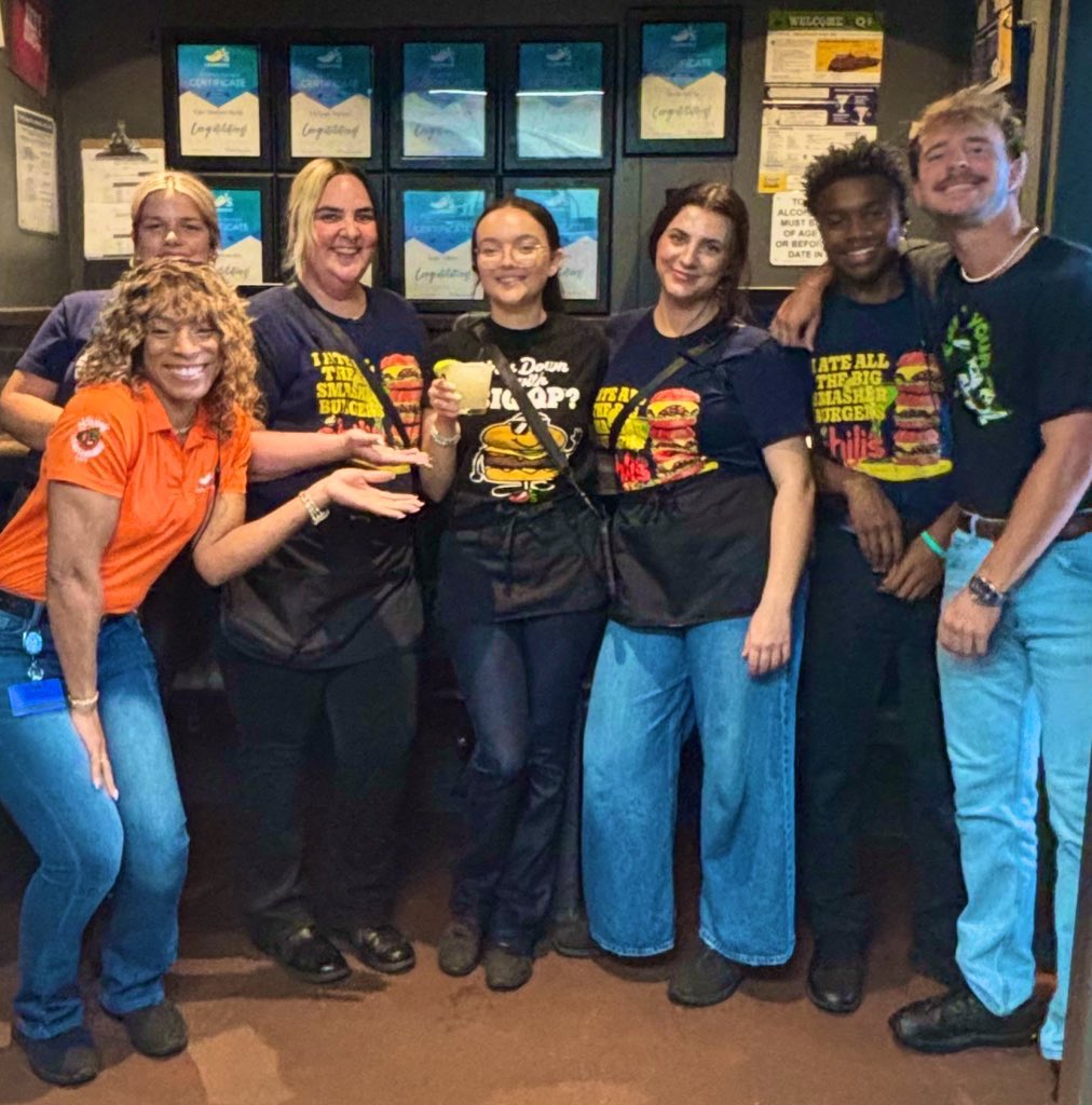 Myra (@myratalley1229) on Twitter photo #CTR #CultureDay #Chilislove
Validating Solo Openers!!
Living the Culture!!
Loving <a href="/Chilis/">Chili's Grill & Bar</a> Quail!!!
🌶❤️🫶🏽 <a href="/rikkismith84/">Rikki Smith</a> <a href="/chance_warden/">Chance Warden</a> #CTR #CultureDay #Chilislove
Validating Solo Openers!!
Living the Culture!!
Loving <a href="/Chilis/">Chili's Grill & Bar</a> Quail!!!
🌶❤️🫶🏽 <a href="/rikkismith84/">Rikki Smith</a> <a href="/chance_warden/">Chance Warden</a>