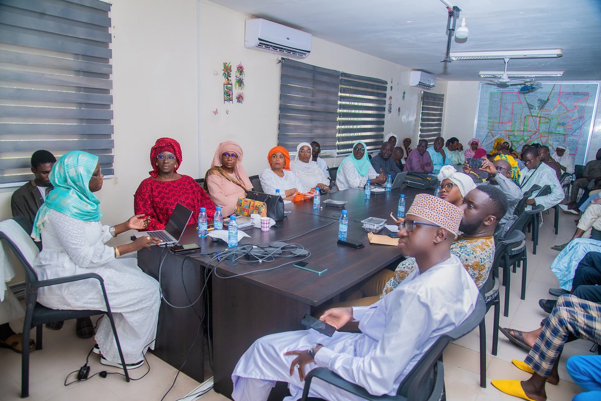 Ministère de la Santé et de l'Action sociale (@santegouv_sn) on Twitter photo Dans le cadre de la lutte contre le paludisme, le <a href="/pnlp_senegal/">Programme National De Lutte Contre Le Paludisme</a> et #Canalplus ont offert 3000 moustiquaires imprégnées aux daaras de la ville sainte de Touba, ce lundi 28 juillet 2025, en présence du Khalife Général des Mourides, Serigne Mountakha Mbacké.
linkedin.com/posts/minist%C… Dans le cadre de la lutte contre le paludisme, le <a href="/pnlp_senegal/">Programme National De Lutte Contre Le Paludisme</a> et #Canalplus ont offert 3000 moustiquaires imprégnées aux daaras de la ville sainte de Touba, ce lundi 28 juillet 2025, en présence du Khalife Général des Mourides, Serigne Mountakha Mbacké.
linkedin.com/posts/minist%C…