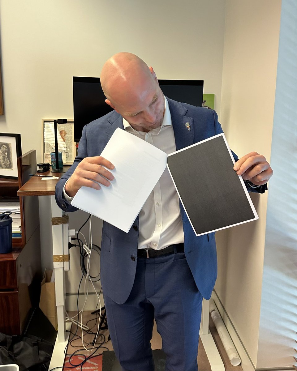 Minister Wells was ordered by the Senate to give over her briefing docs in relation to gambling ad reforms. We got back blacked out pages.

This Govt is the 2nd most secretive since '93. 

Judging from this, there's no indication that's changing soon.
au.news.yahoo.com/ministers-coy-…