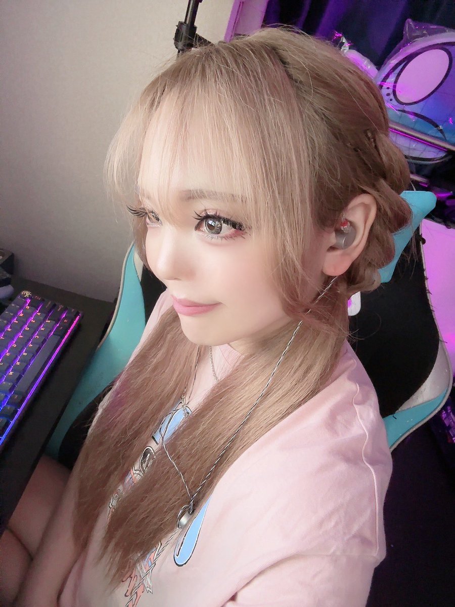 昨日褒められた大人ツインテ👧🏼🩵

ねじねじあみあみ🌀🌀🌀