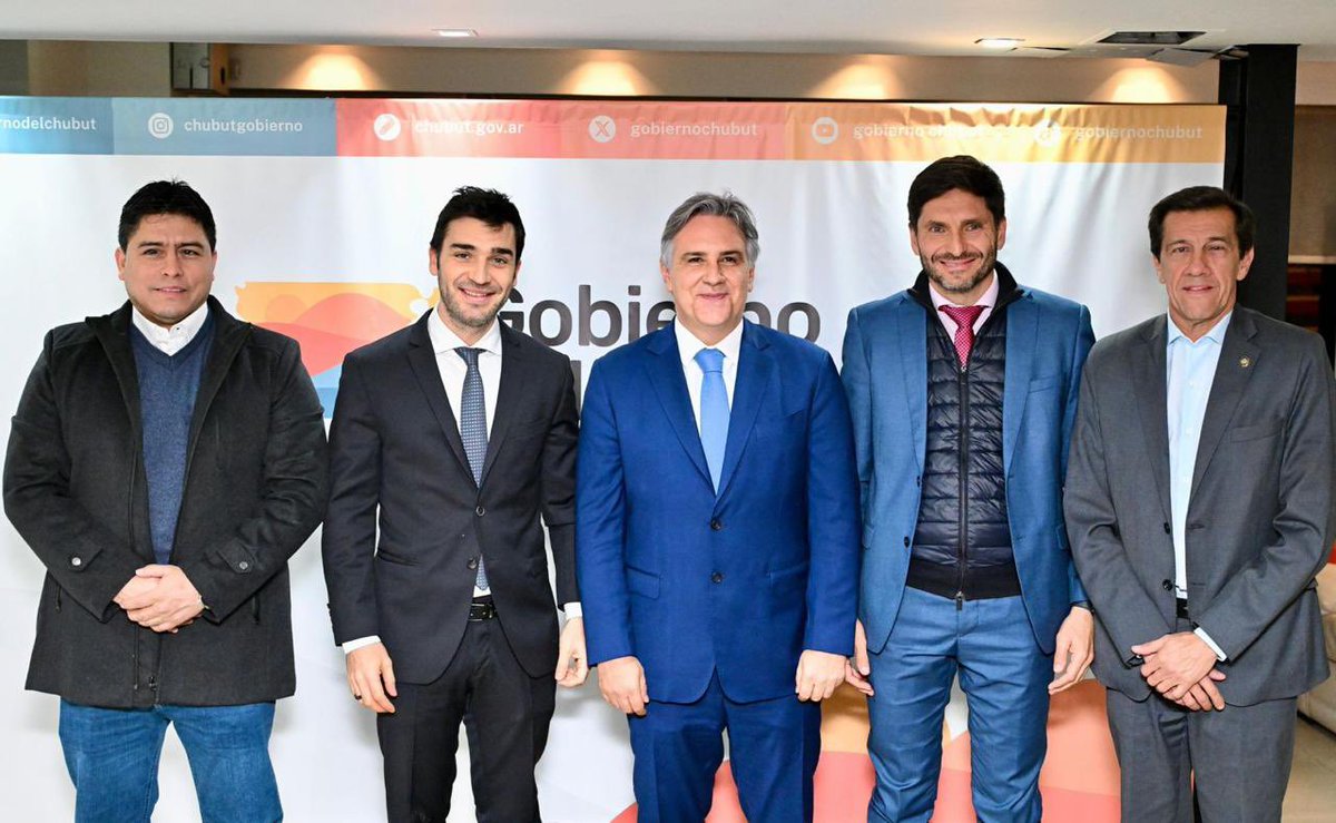 Mis héroes en este gran lío. Bienvenida La Liga de los Gobernadores. Por una Argentina más justa y federal.
Abrazaremos a todo aquel que quiera defender su provincia, y al federalismo.