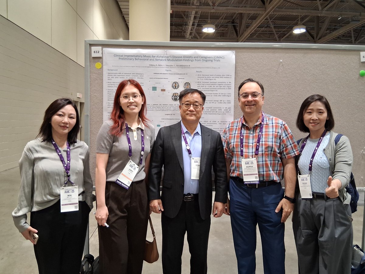 Borna Bonakdarpour (@bbonakda) on Twitter photo Last poster presentation completed. Results from Clinical Improvisatory Music for Alzheimer's and Caregivers (CIMAC). Love the international audience.
<a href="/NUMesulamCenter/">Mesulam Center at Northwestern</a>
<a href="/NMNeurology/">NM Neurology</a>
<a href="/NorthwesternU/">Northwestern</a>
<a href="/NMuseMed21/">Northwestern Music and Medicine Program</a>
#MusicDementia
<a href="/BienenSchoolNU/">Northwestern Bienen School of Music</a>
#MDRN
<a href="/NEAarts/">Nat'l Endow f/t Arts</a> Last poster presentation completed. Results from Clinical Improvisatory Music for Alzheimer's and Caregivers (CIMAC). Love the international audience.
<a href="/NUMesulamCenter/">Mesulam Center at Northwestern</a>
<a href="/NMNeurology/">NM Neurology</a>
<a href="/NorthwesternU/">Northwestern</a>
<a href="/NMuseMed21/">Northwestern Music and Medicine Program</a>
#MusicDementia
<a href="/BienenSchoolNU/">Northwestern Bienen School of Music</a>
#MDRN
<a href="/NEAarts/">Nat'l Endow f/t Arts</a>