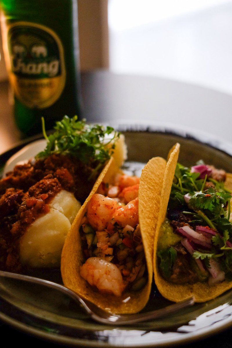 🇲🇽 8월 특강 안내🌮

- Shrimp Pineapple Salsa Taco 
- Spiced Lime Marinated Pork Taco 
( 라임소스에 재워 구운 돼지목살과 아보카도 살사 베르데 소스)
- Chili Con Carne ( 멕시칸 향신료와 토마토, 키드니빈 등등의 소고기 스튜)

naver.me/xyloUpHq