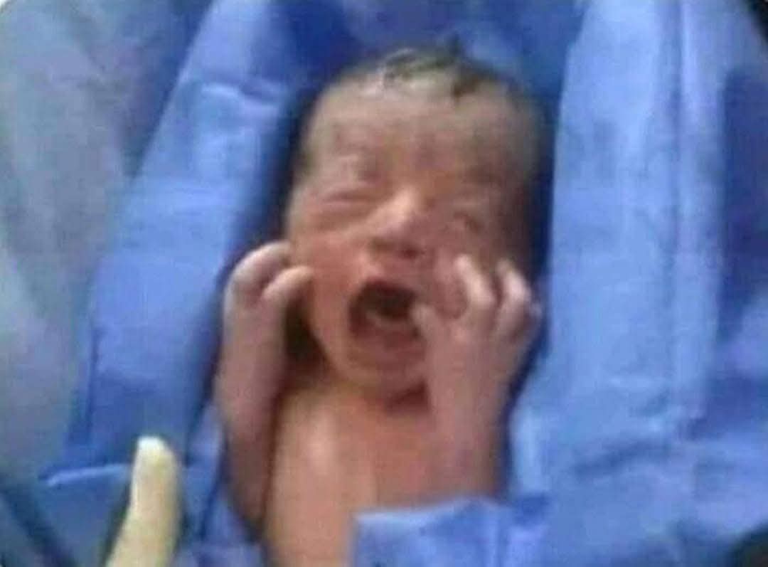 Cuando naces y escuchas un "cámaraaaa, el niño más bonito de Iztapalapa, vamos por unas licuachelas para celebrar"