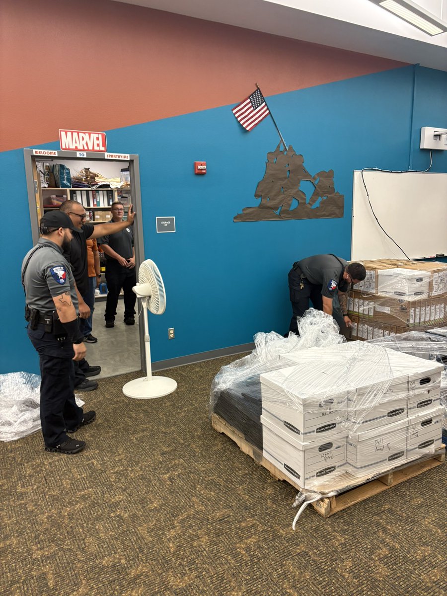 PHHSLibrary's tweet image. Our amazing security team does it all!!! Thank you for helping secure laptops at Sparta!! @PHills_HS