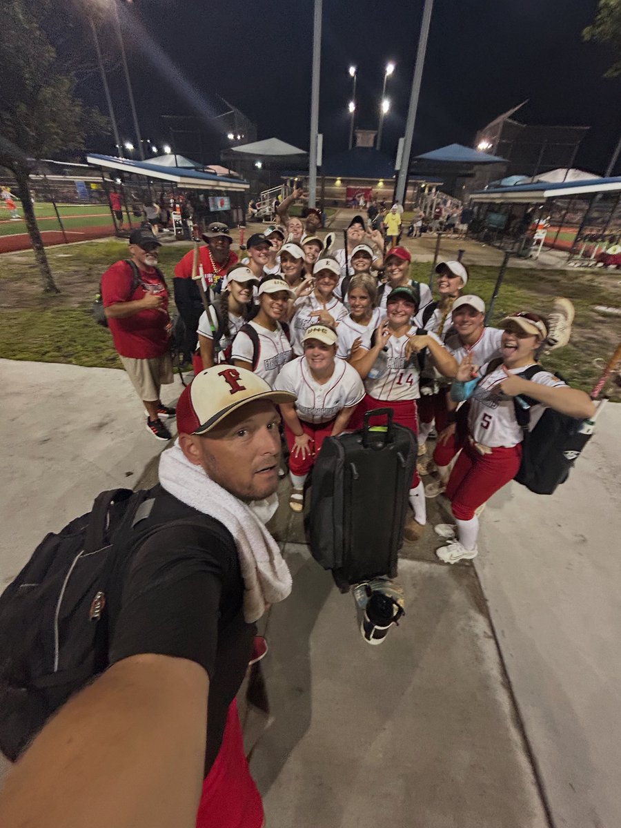 After a 7-hour rain 🌧️ delay... 

<a href="/UNCP_Softball/">UNCP SOFTBALL</a> <a href="/AmariyaG2/">AmariyaGreen2</a> had an OBP of 1.000
Recent commit <a href="/SavannahWinste1/">Savannah Winstead</a> went 4-4 on the game

<a href="/HerdSB/">Marshall Softball</a> <a href="/14rylanmiller/">Rylan Miller</a> took the bump w 2026 Cam Kendrick behind the dish. 
Miller tossed a complete game shutout 🚫 w 10 Ks for the win. 

🧨🥎❤️